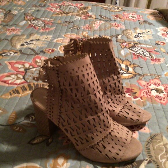 Mackin Girl Zip up block heel sandal  size 9 - Picture 3 of 5